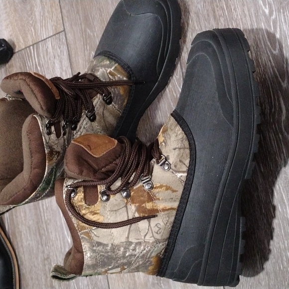 Ozark Trail brown and green camo winter boots. Mint condition. Size 8 - Picture 1 of 10